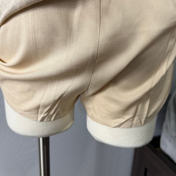 The A&F Scarlett Ultra High Rise Linen-Blend Mini Skort, Oatmeal, XS - Picture 4 of 6